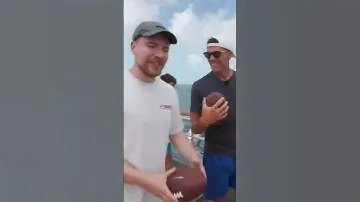 Tom Brady Makes it Look Too Easy 🔥 via @MrBeast